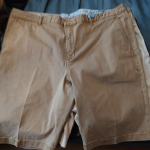 Tommy Bahama shorts size 42